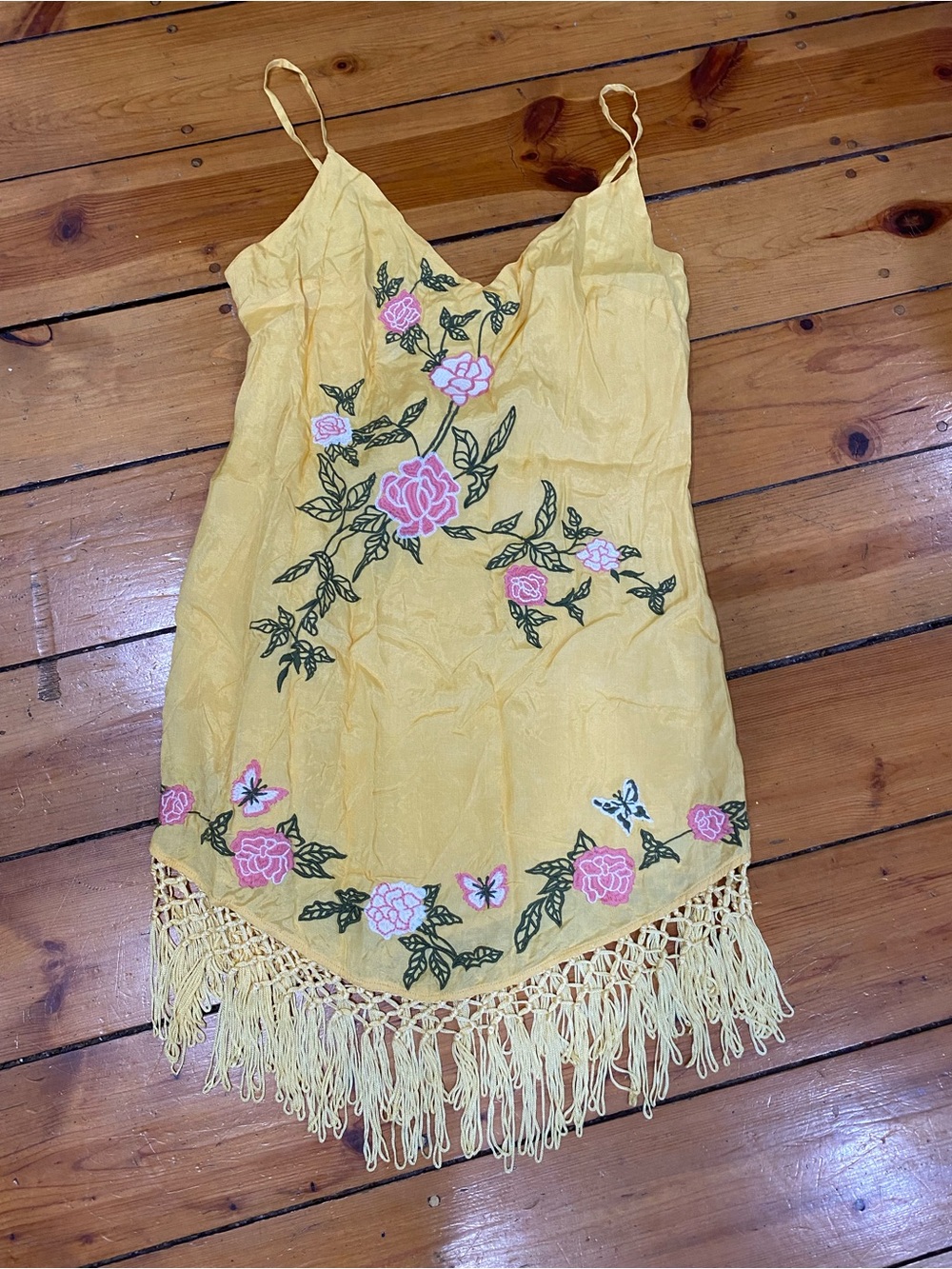 Urban outfitters NWT Yellow floral embroidered mini dress with fringe size mediu